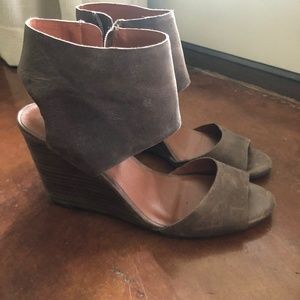 Lucky Women Wedges